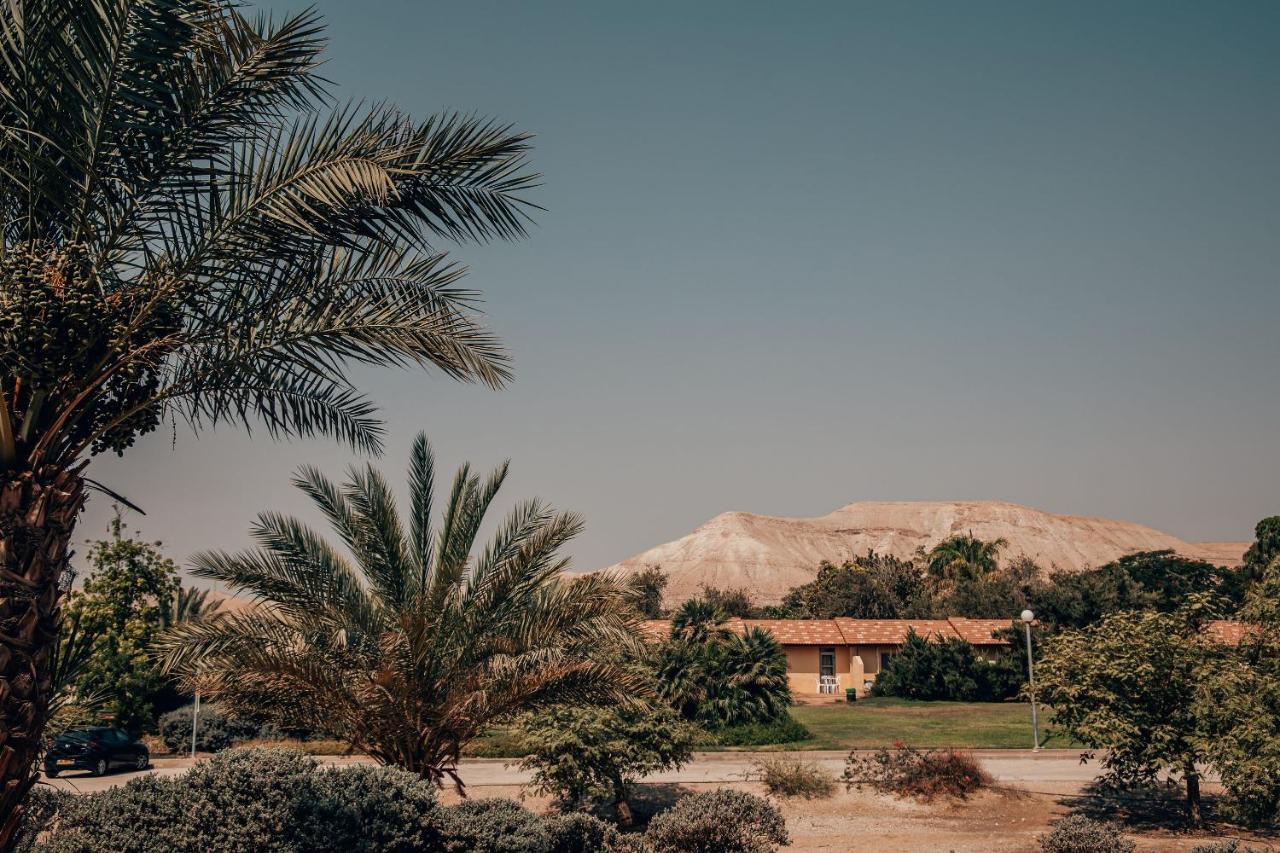 Hotel Selina Mantur Almog Dead Sea Esterno foto